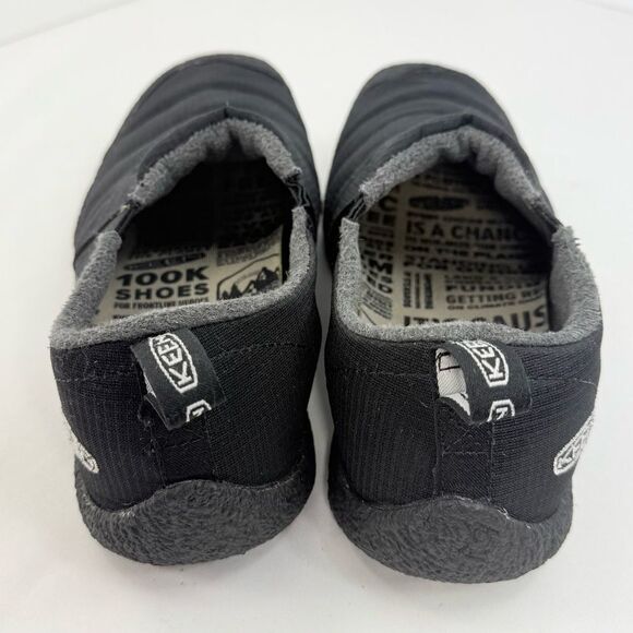 KEEN Howser II Triple Black Quilted Textile Micro Fleece Lined Slipper Shoe main image 11